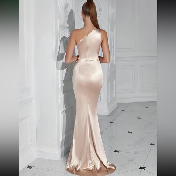 Luxe black one shoulder slit thigh party formal prom gown dress - Picture 8 of 16